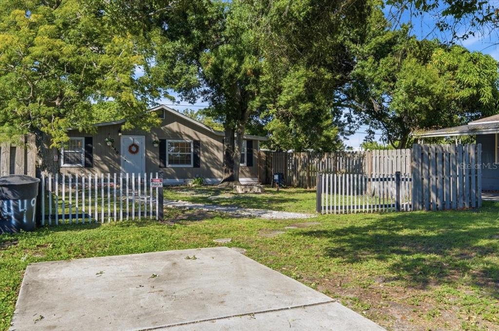 449 38TH AVENUE N, ST PETERSBURG, FL — photo 4 of 53