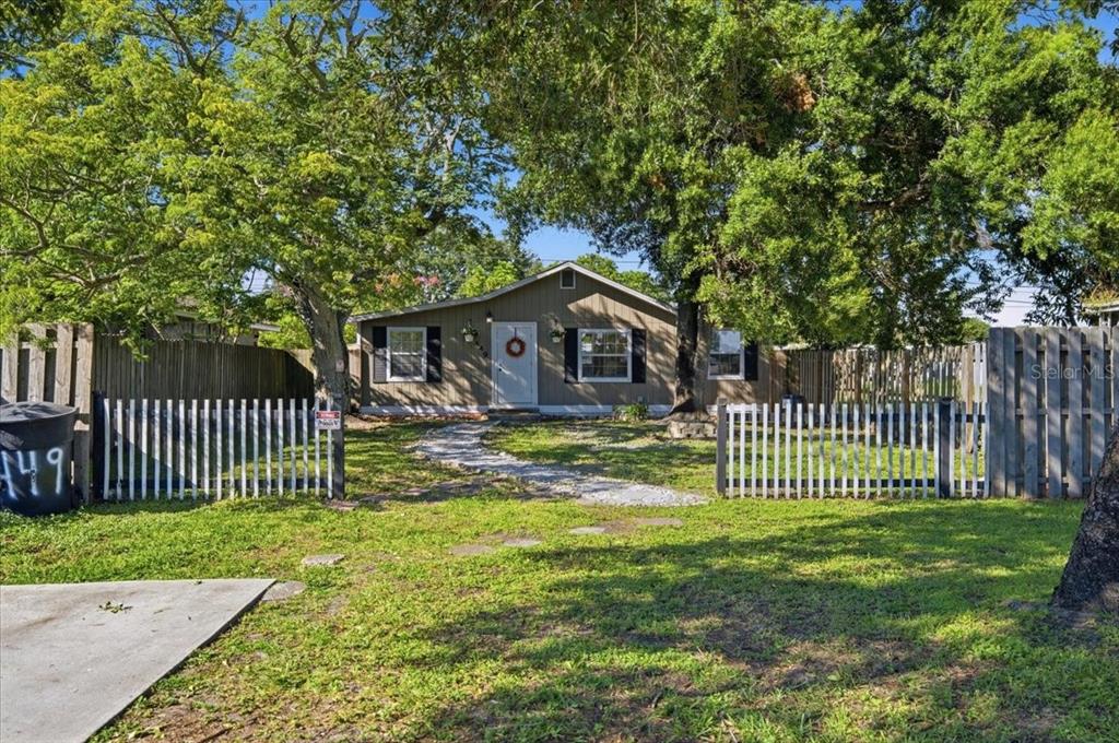 449 38TH AVENUE N, ST PETERSBURG, FL — photo 5 of 53