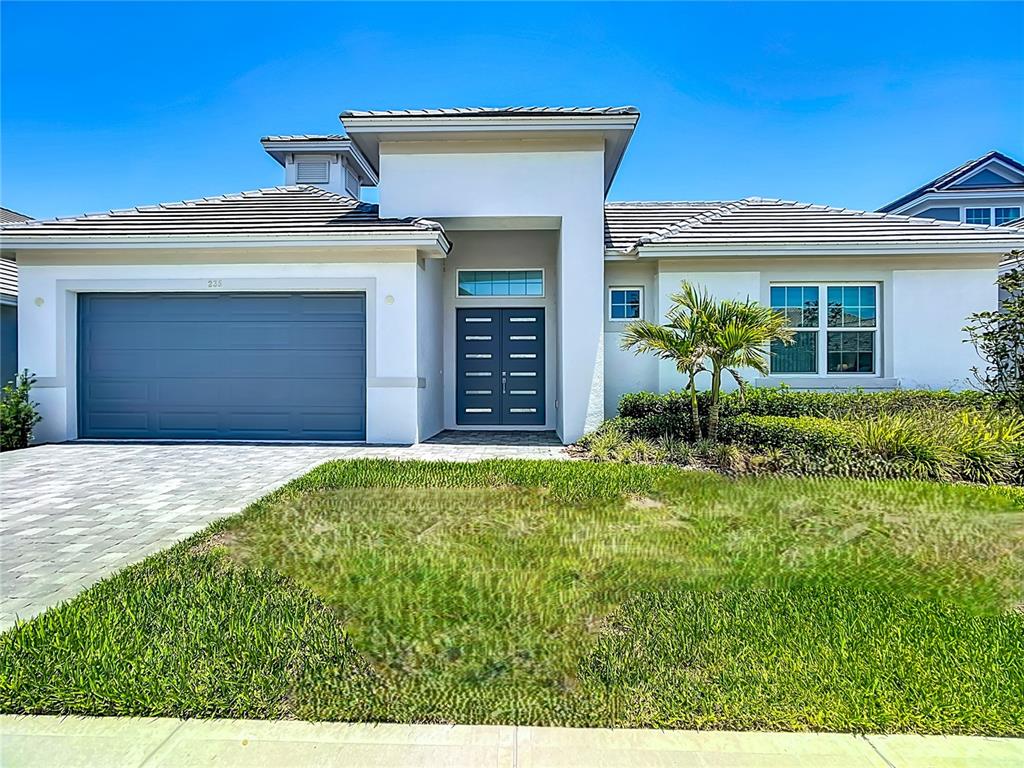 235 HAMPTON LOOP