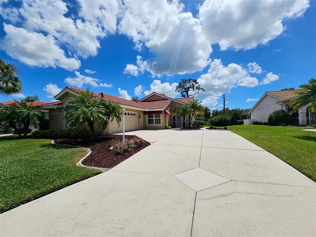 8351 CREEKVIEW LN, ENGLEWOOD, FL — photo 3 of 30