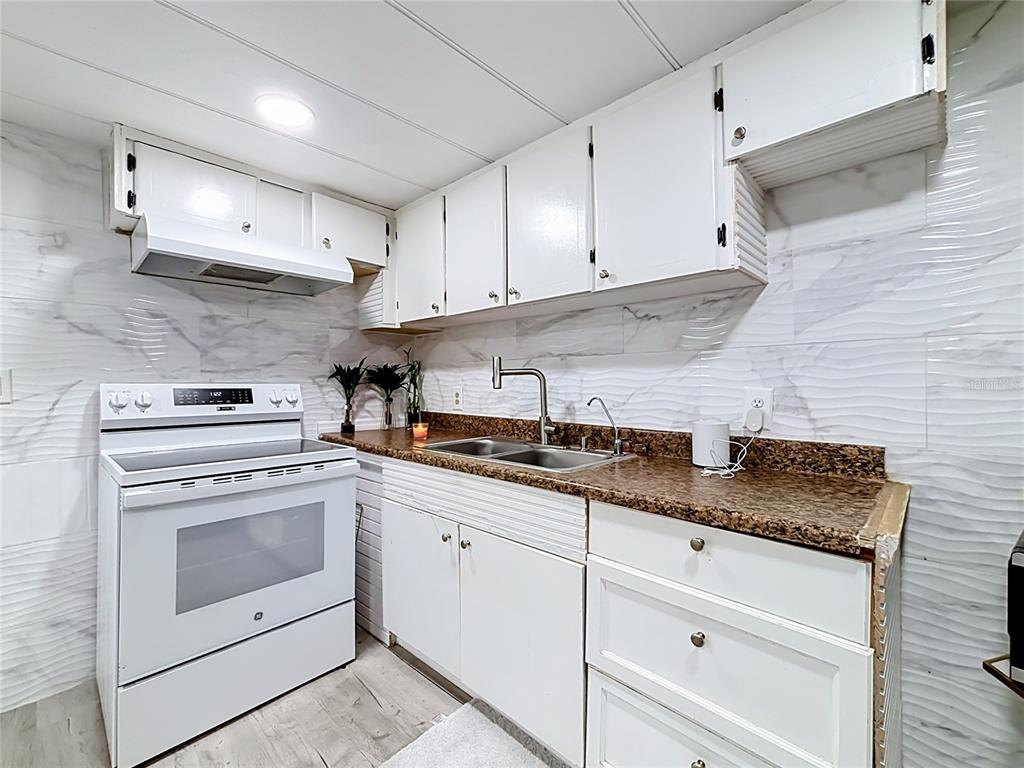 1726 FLINT DRIVE, AUBURNDALE, FL — photo 4 of 20