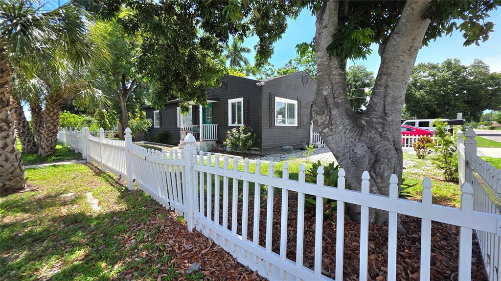 1702 26TH STREET W, BRADENTON, FL — photo 5 of 30