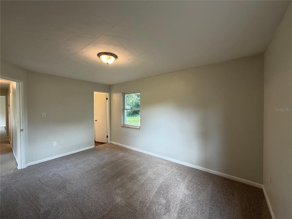 411 W SEMINOLE AVENUE, EUSTIS, FL — photo 4 of 23