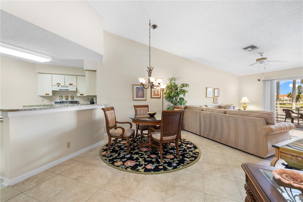6100 BAHIA DEL MAR CIRCLE UNIT 206, ST PETERSBURG, FL — photo 5 of 30