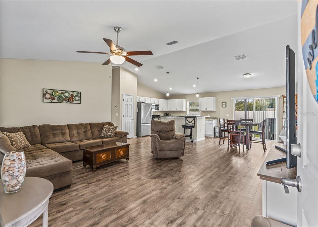 9720 SE 157TH LANE, SUMMERFIELD, FL — photo 5 of 30