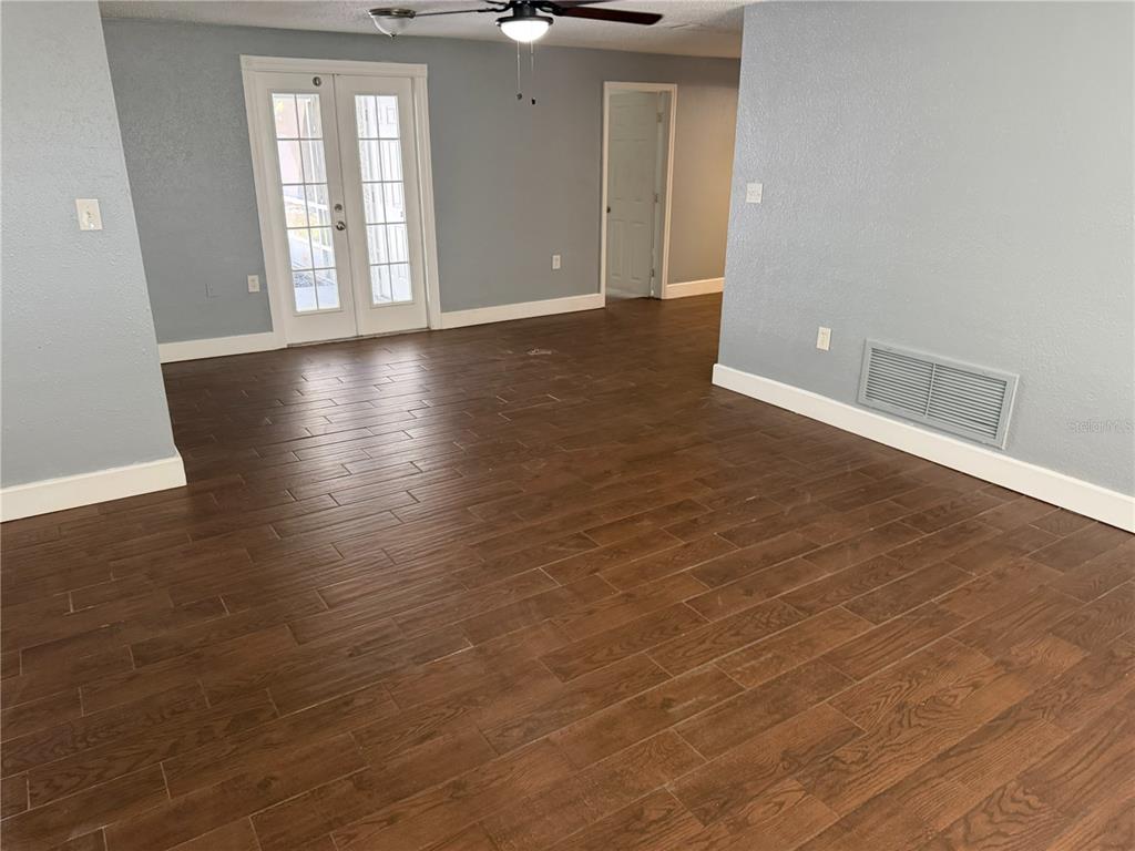 10010 REGENCY PARK BOULEVARD, PORT RICHEY, FL — photo 2 of 17