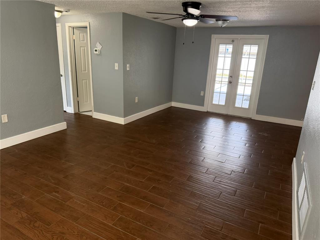 10010 REGENCY PARK BOULEVARD, PORT RICHEY, FL — photo 3 of 17