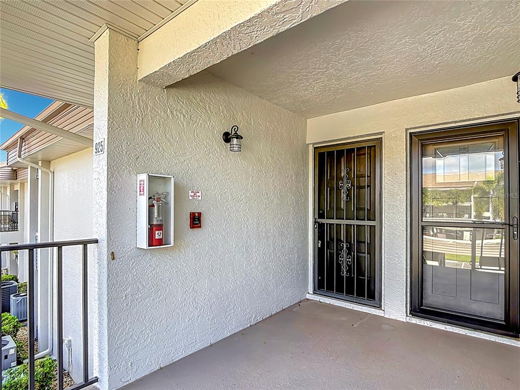 5925 TRAILWINDS DRIVE UNIT 925, FORT MYERS, FL — photo 3 of 30