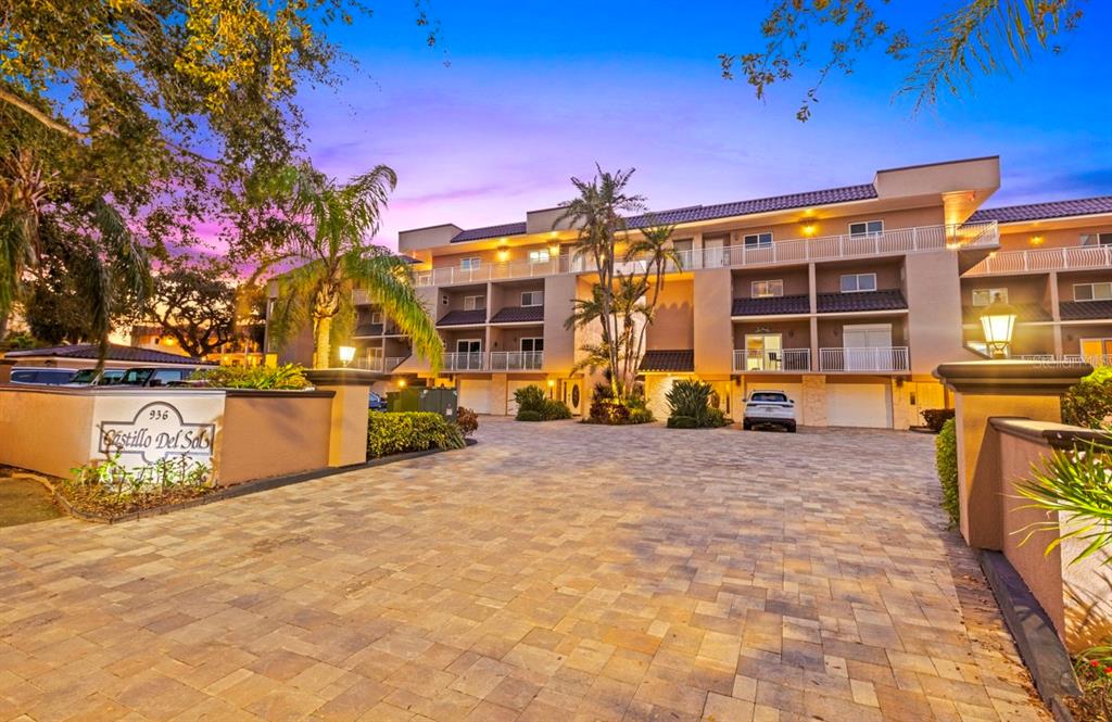 936 PINELLAS BAYWAY S UNIT T10