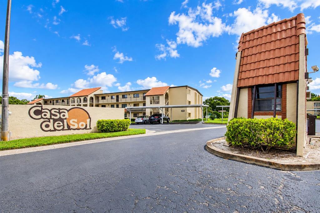 2440 WINDING CREEK BOULEVARD UNIT 307, CLEARWATER, FL — photo 2 of 30
