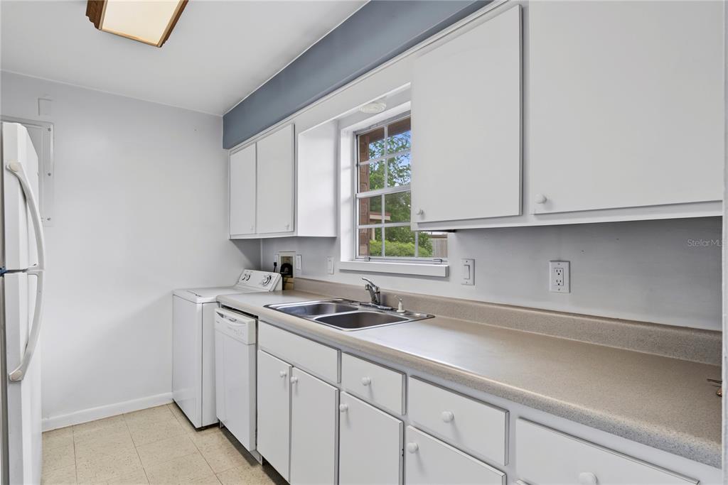 330 E EVERGREEN AVENUE, LONGWOOD, FL — photo 5 of 30