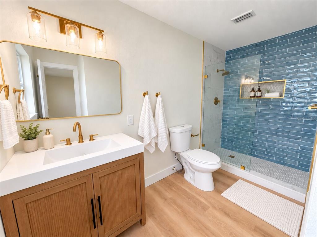 1546 66TH AVENUE S, ST PETERSBURG, FL — photo 4 of 17