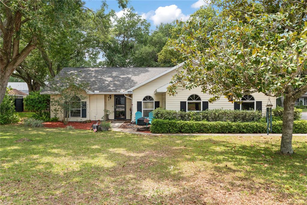 2121 WILDWOOD LN