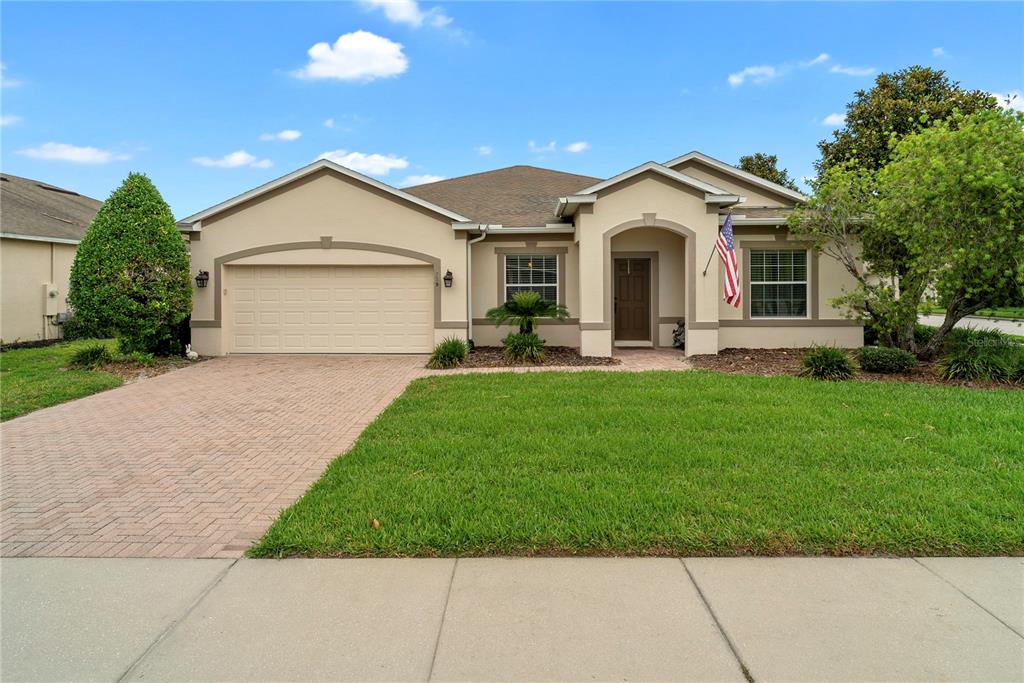 729 MEADOW GLADE DRIVE