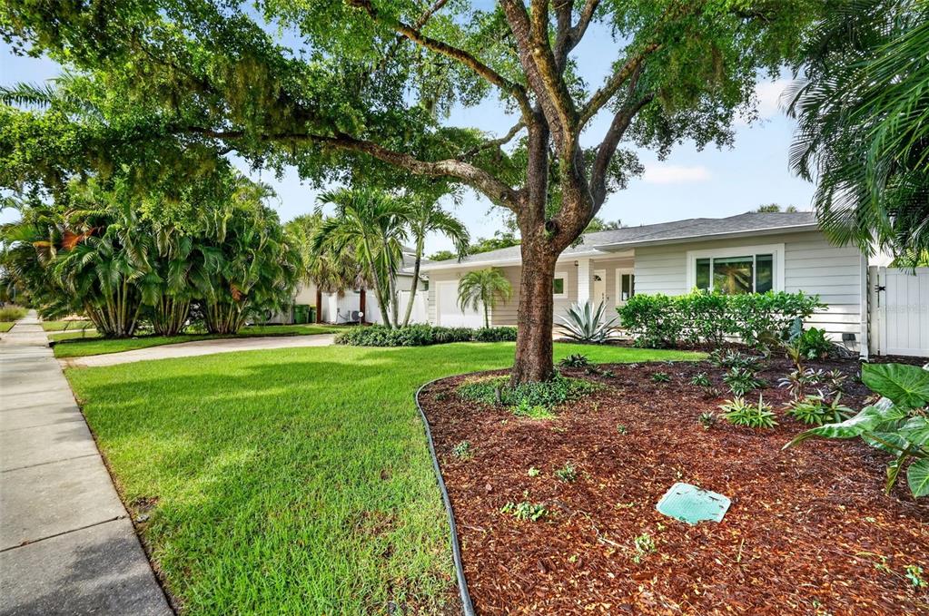 1965 HIBISCUS STREET, SARASOTA, FL — photo 5 of 30