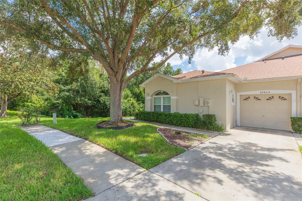 34942 DOUBLE EAGLE COURT, ZEPHYRHILLS, FL — photo 2 of 30