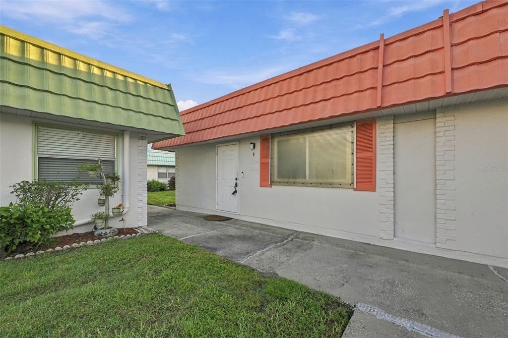 1802 BEDFORD LANE UNIT 9, SUN CITY CENTER, FL — photo 2 of 30