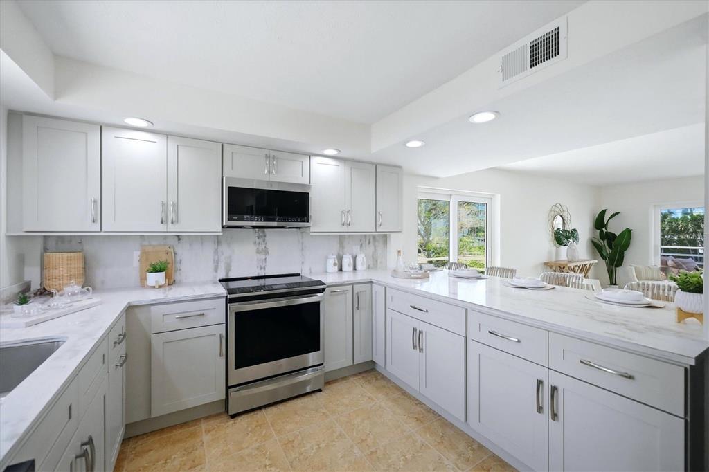 797 BENJAMIN FRANKLIN DRIVE UNIT 9, SARASOTA, FL — photo 2 of 30