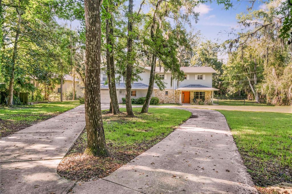 6 WINDING RIVER LANE