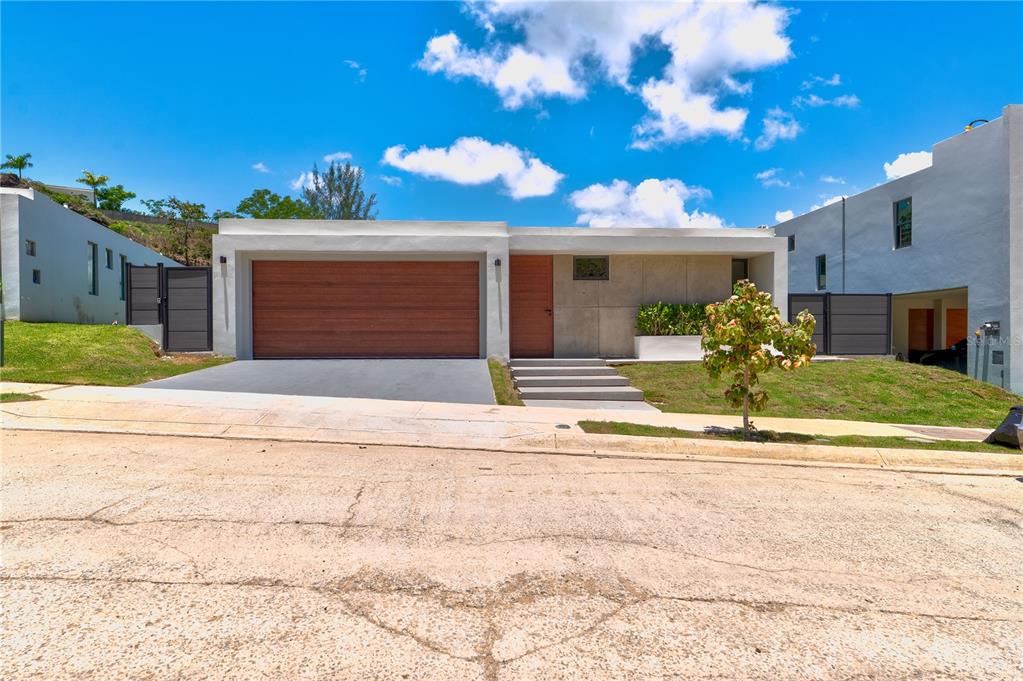240 St. MONTEAZUL UNIT 240