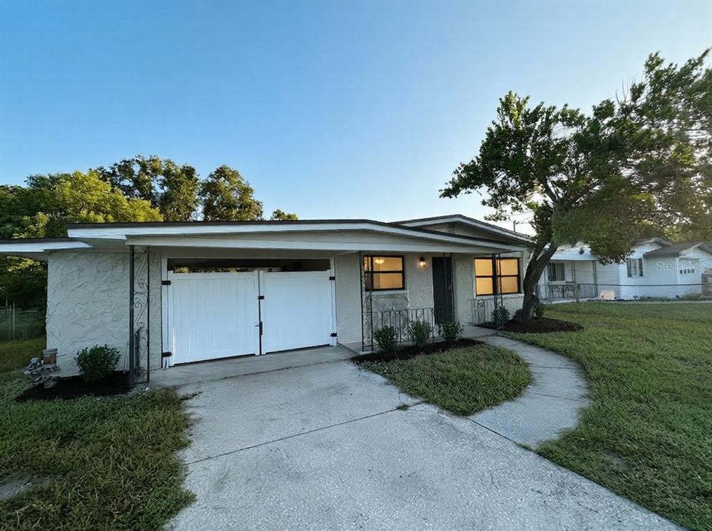 2608 E YUKON STREETS, TAMPA, FL — photo 2 of 2