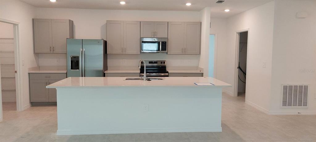 13490 TROPICAL BREEZE WAY, HUDSON, FL — photo 4 of 12