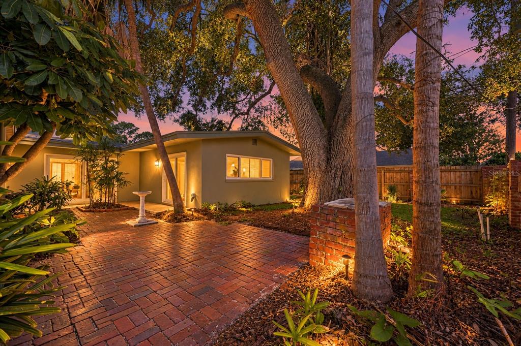 1856 FRANCIS DRIVE, CLEARWATER, FL — photo 2 of 30