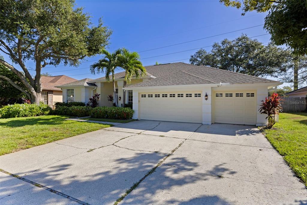 433 PINE WARBLER WAY N, PALM HARBOR, FL — photo 3 of 32