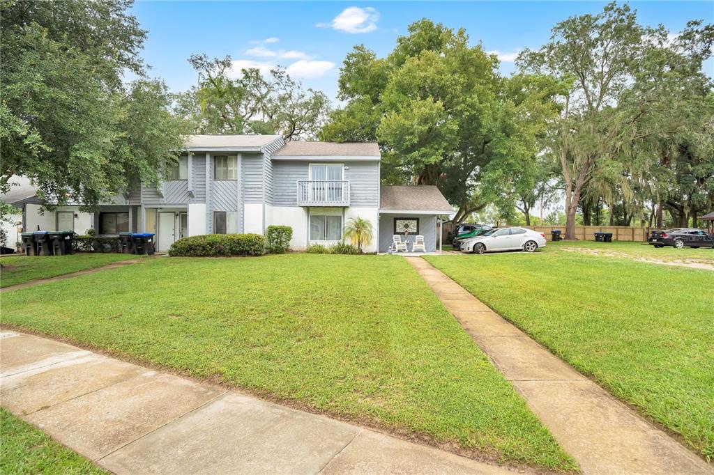 3913 MAGNOLIA POINTE LANE