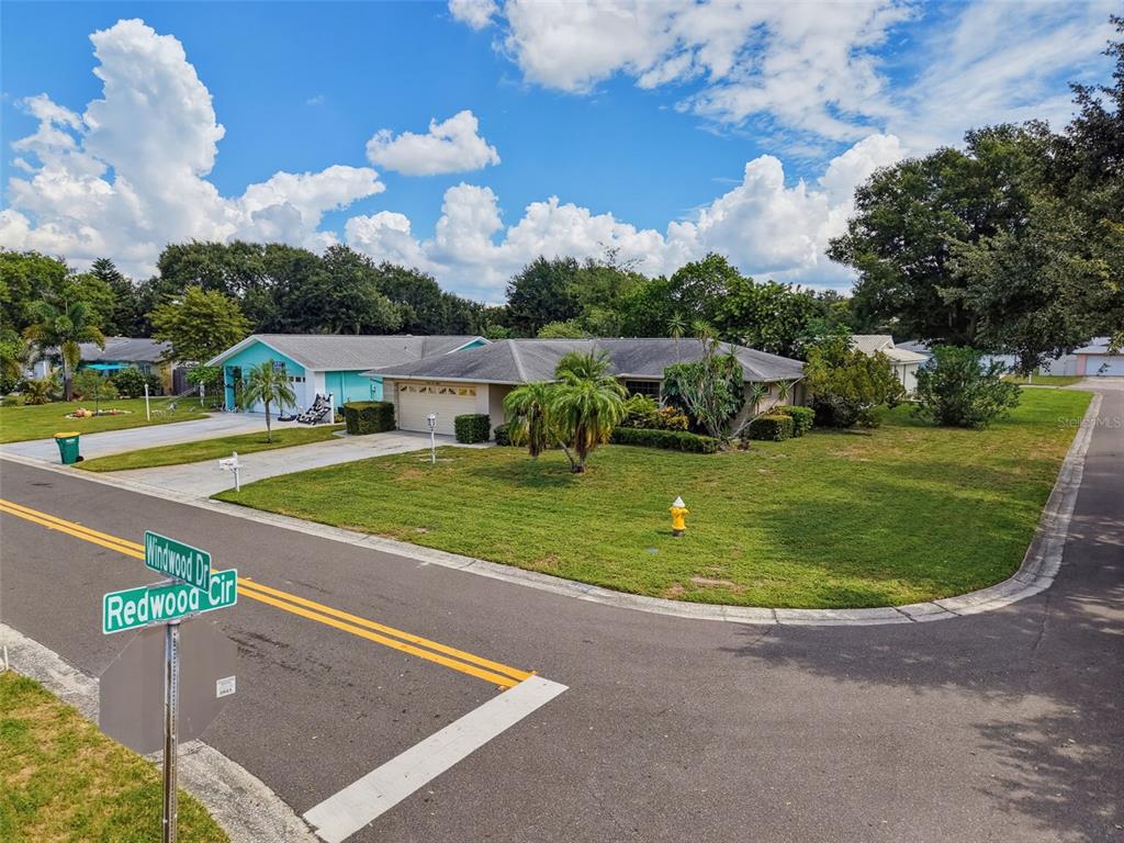 2580 WINDWOOD DRIVE, CLEARWATER, FL — photo 4 of 76
