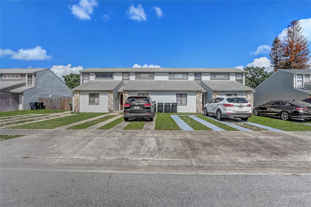 2713 HUNT CLUB LANE