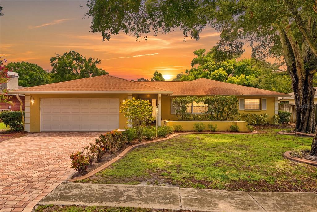 828 WOODLAND DRIVE