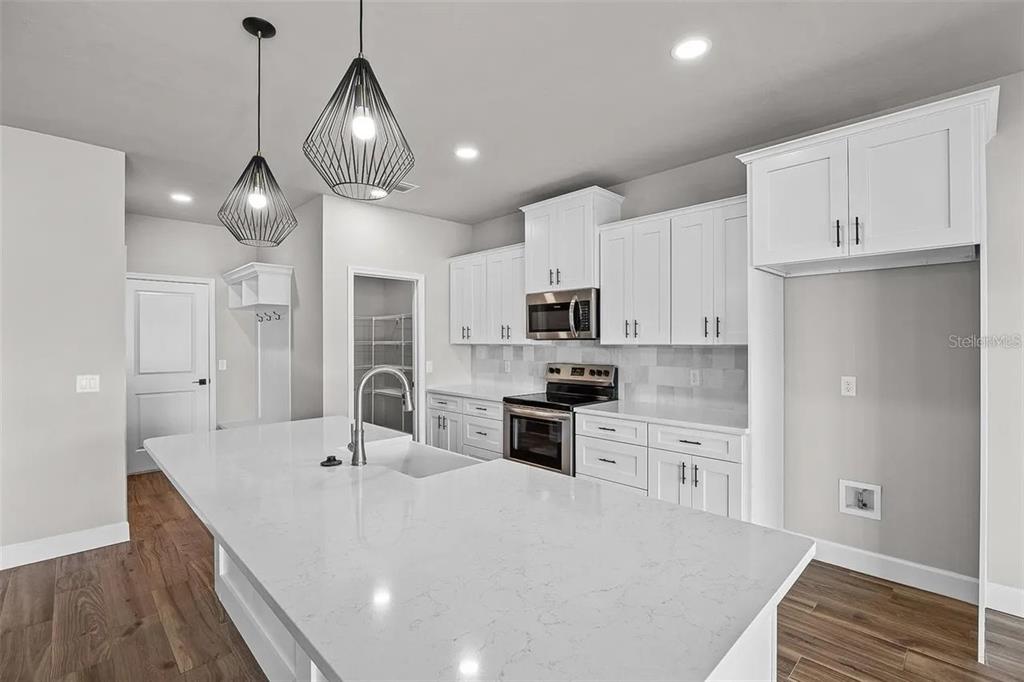 6724 SW 12TH LANE, GAINESVILLE, FL — photo 3 of 23