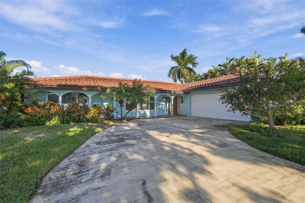 11975 7TH STREET E, TREASURE ISLAND, FL — photo 2 of 30