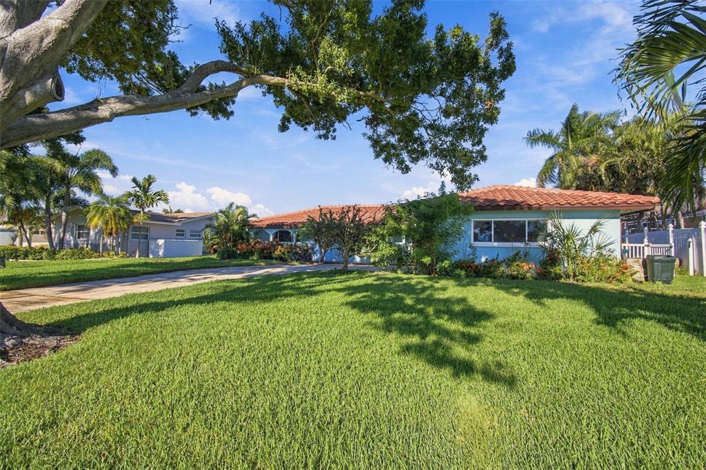 11975 7TH STREET E, TREASURE ISLAND, FL — photo 3 of 30