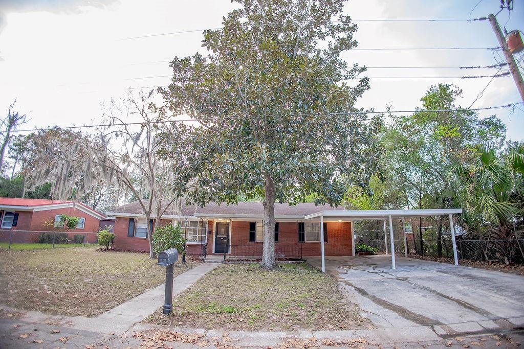 432 SW THERESA COURT