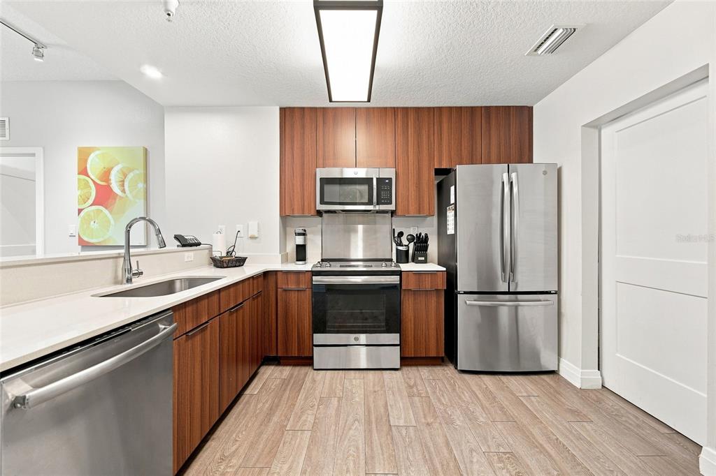 14501 GROVE RESORT UNIT 2304, WINTER GARDEN, FL — photo 2 of 30