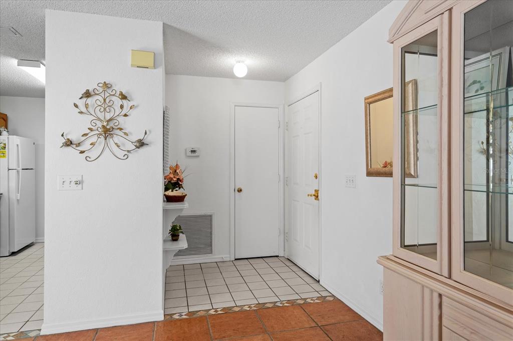 952 AVALON AVENUE, THE VILLAGES, FL — photo 3 of 27