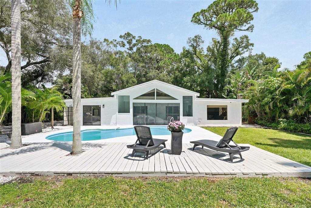10030 59TH AVENUE N, ST PETERSBURG, FL — photo 2 of 30