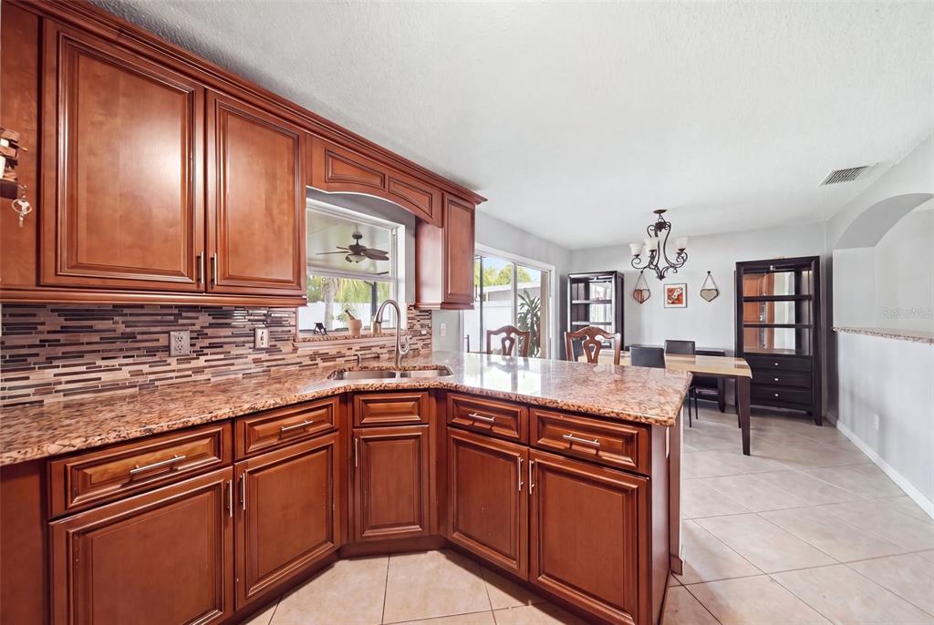2448 PARSONS POND CIRCLE, KISSIMMEE, FL — photo 5 of 20