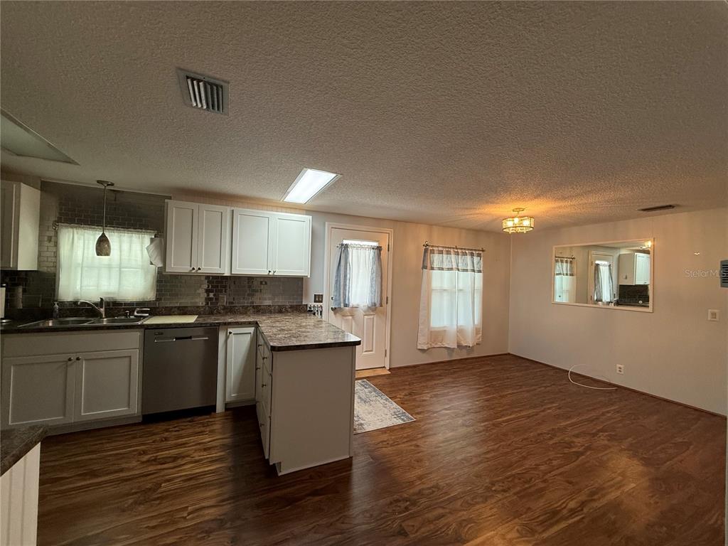 17 N BOBWHITE ROAD, WILDWOOD, FL — photo 3 of 30
