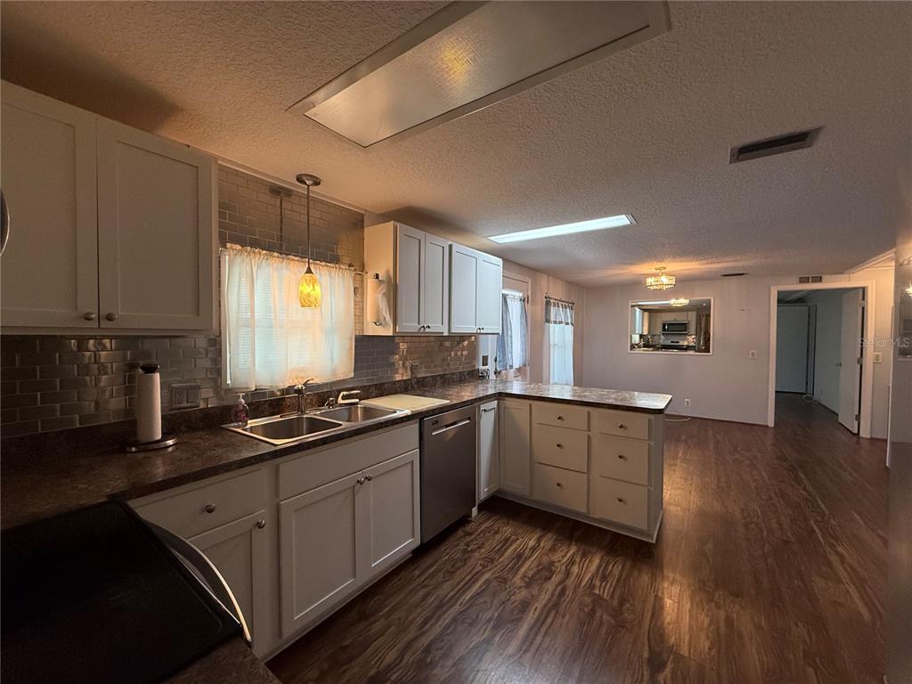17 N BOBWHITE ROAD, WILDWOOD, FL — photo 4 of 30
