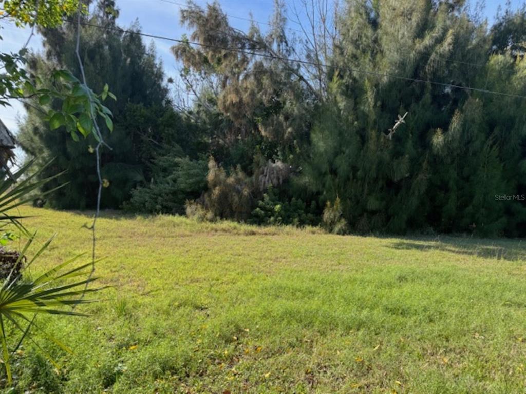 75 GREEN DOLPHIN DRIVE N