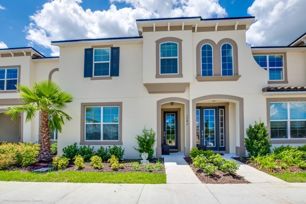 1542 CAREY PALM CIRCLE