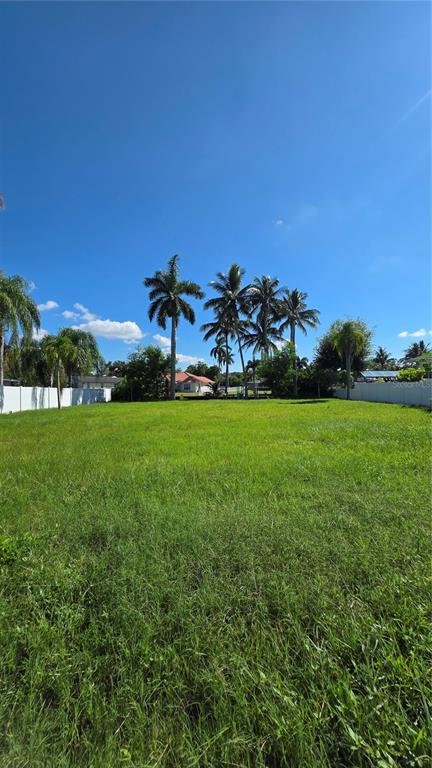 6915 9TH AVENUE NW, BRADENTON, FL — photo 3 of 8