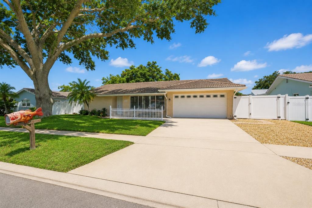2069 KINGFISHER DRIVE
