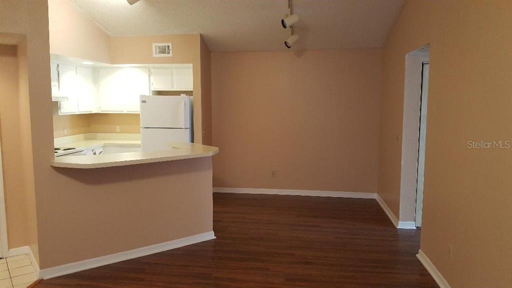 4528 COMMANDER DRIVE UNIT 2038, ORLANDO, FL — photo 5 of 10