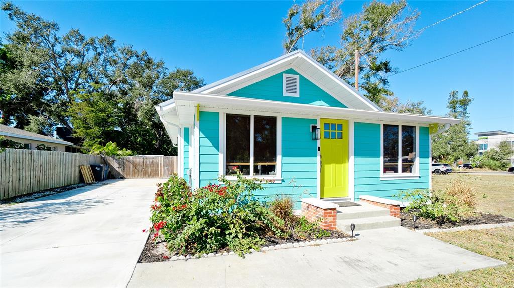 522 37TH STREET W