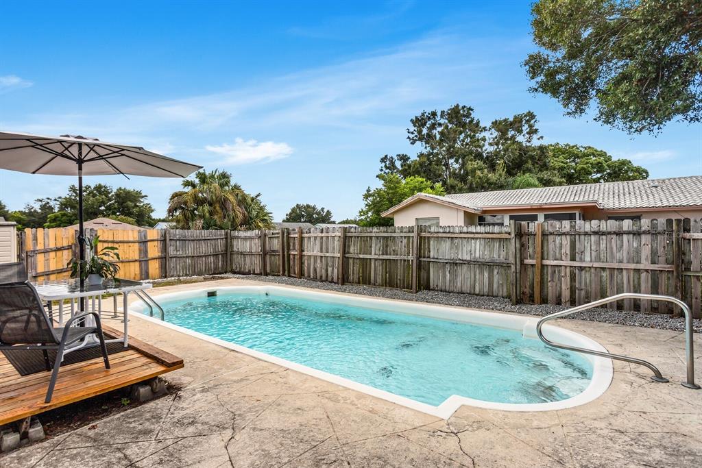 407 OCEAN COURT, LARGO, FL — photo 5 of 30