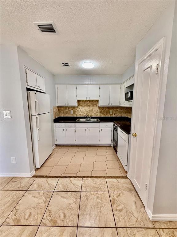 103 GEORGETOWN DRIVE UNIT D, CASSELBERRY, FL — photo 5 of 23
